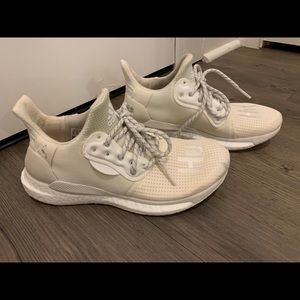 Women’s Adidas Solar Hu Size 5
